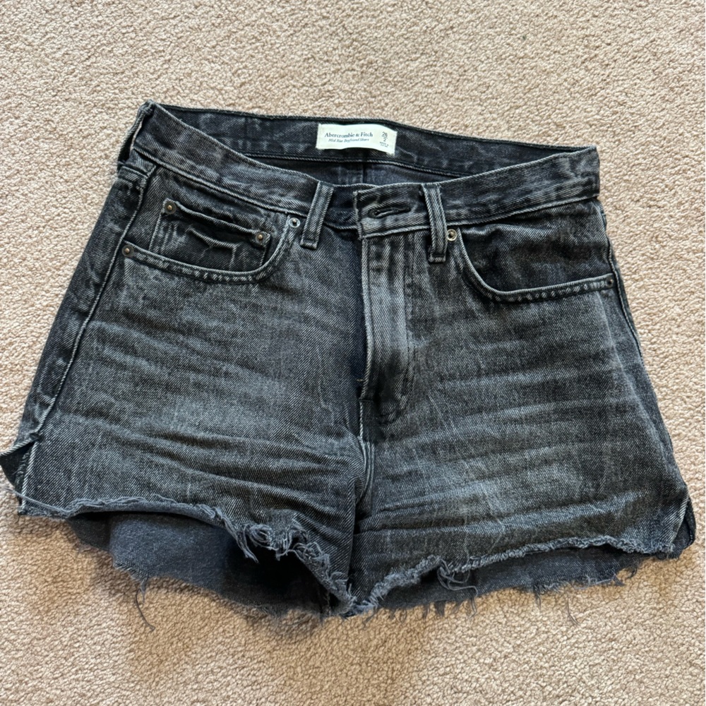 Abercrombie & Fitch Midrise Boyfriend Shorts